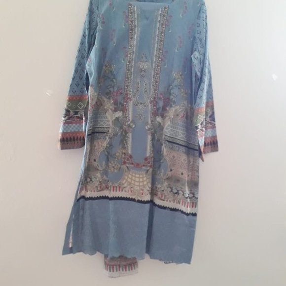 Embroidered 3-Piece Lawn Suit - Picture 3 of 4